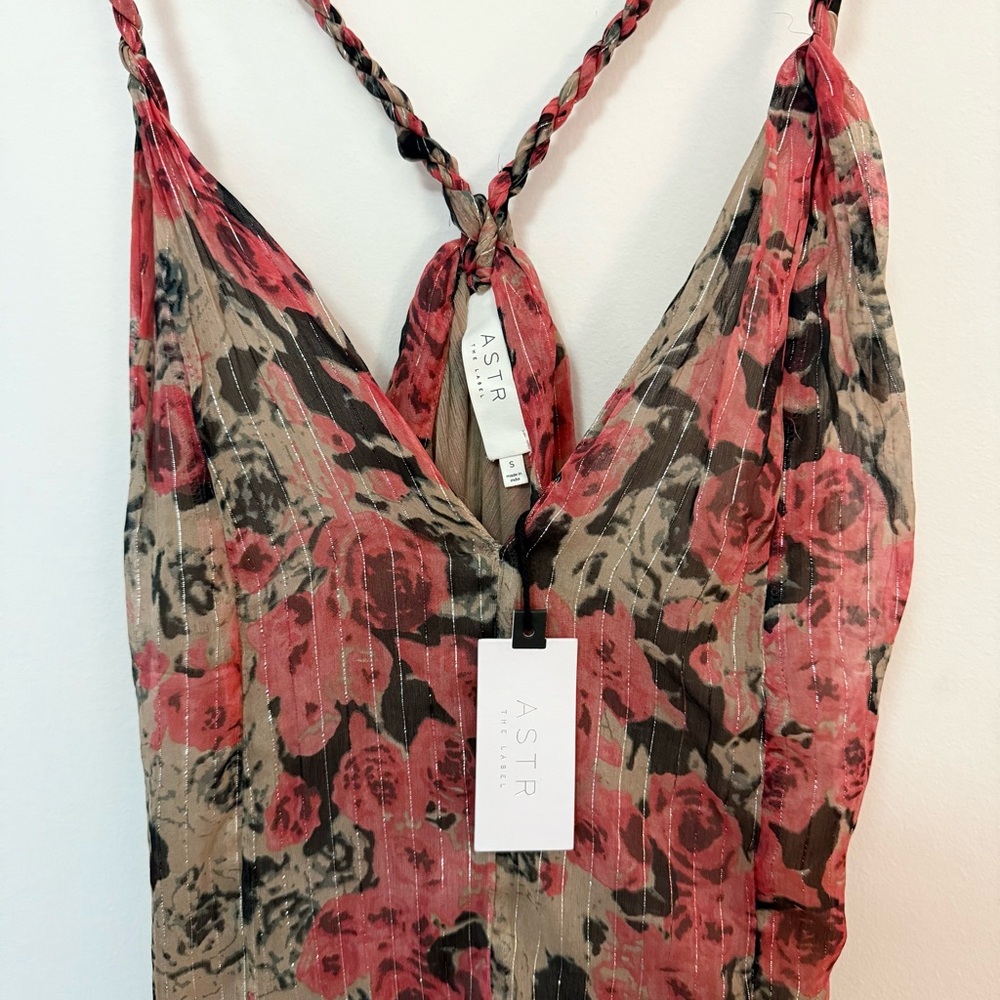 NWT ASTR the Label EARTHA Pink FLORAL MAXI DRESS Plunge V Neck Metallic Small - Picture 6 of 8